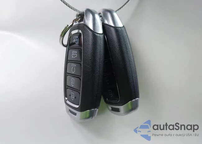 KMHLM4AJ3NU028953: 44484541