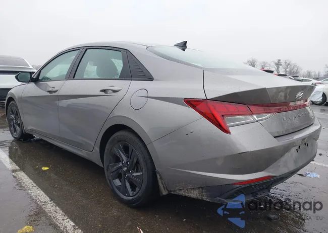 KMHLM4AJ3NU028953: 44484541