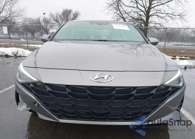 KMHLM4AJ3NU028953: 44484541