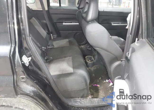 1J8FF28W88D550833: 44484543