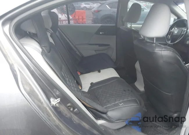 1HGCR2F31FA121642: 44485725