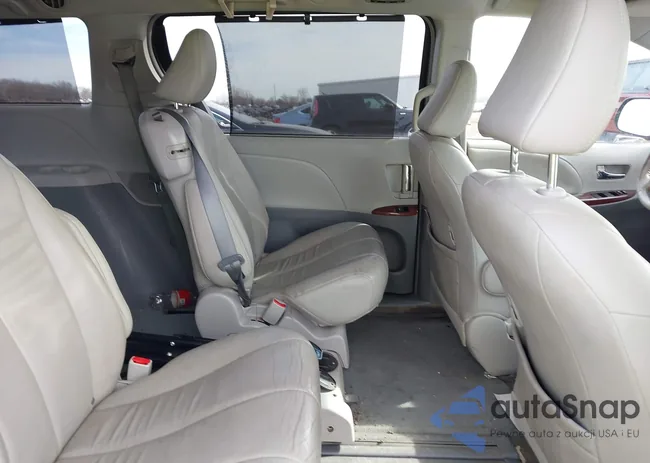 5TDYK3DC1ES473316: 44485341