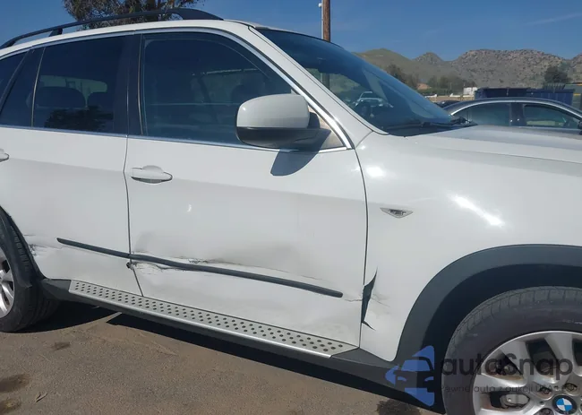 5UXZV4C53D0E03579: 44485363