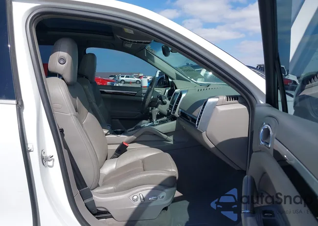 WP1AA2A26ELA90465: 44485453