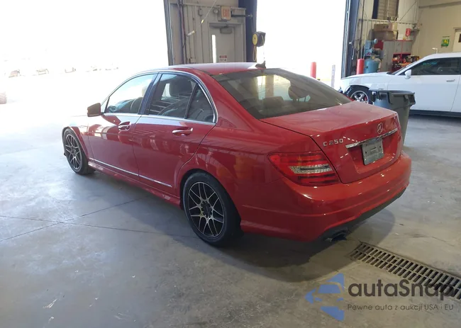 WDDGF4HB4DR261312: 44486763