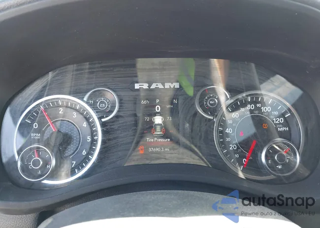 3C6UR5HJ2PG631430: 44486774