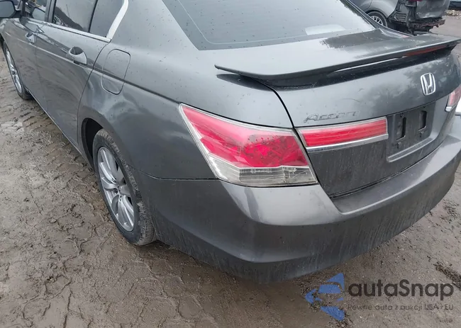 1HGCP2F75CA065872: 44486964