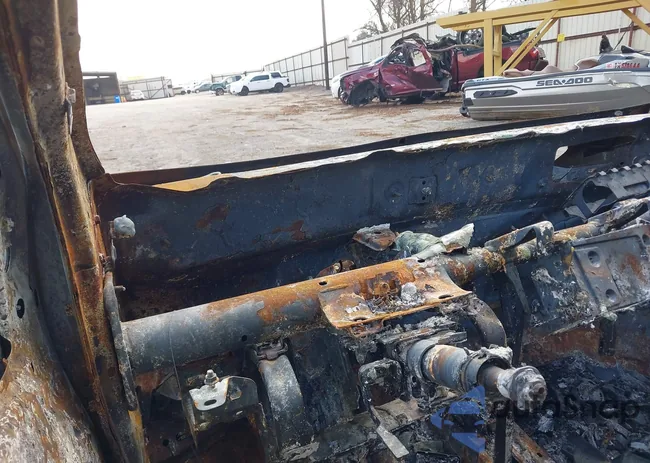 ML32AUHJ3RH029438: 44487750