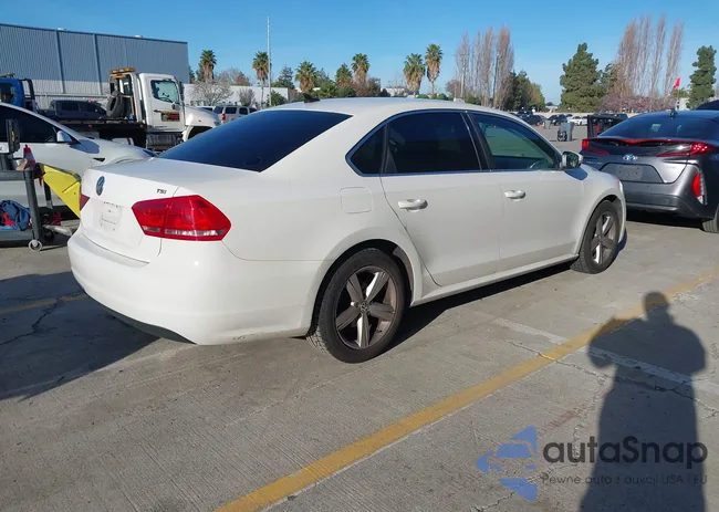 1VWAT7A33FC094019: 44487784