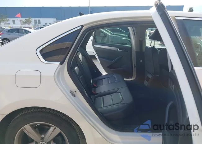 1VWAT7A33FC094019: 44487784