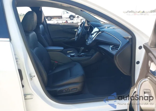 1G1ZD5ST3JF261520: 44487918