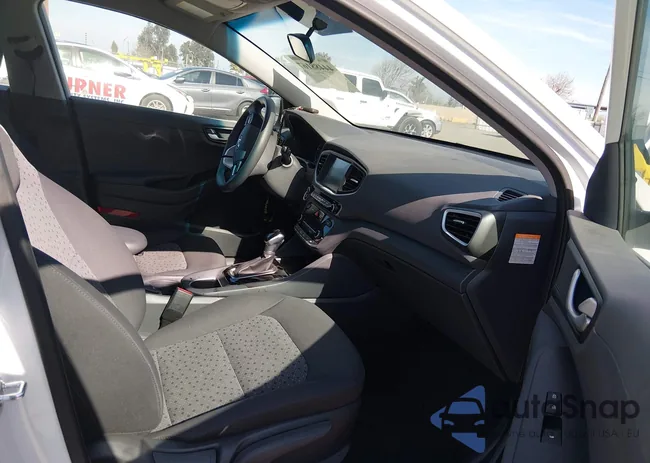 KMHC65LC2KU107959: 44488167