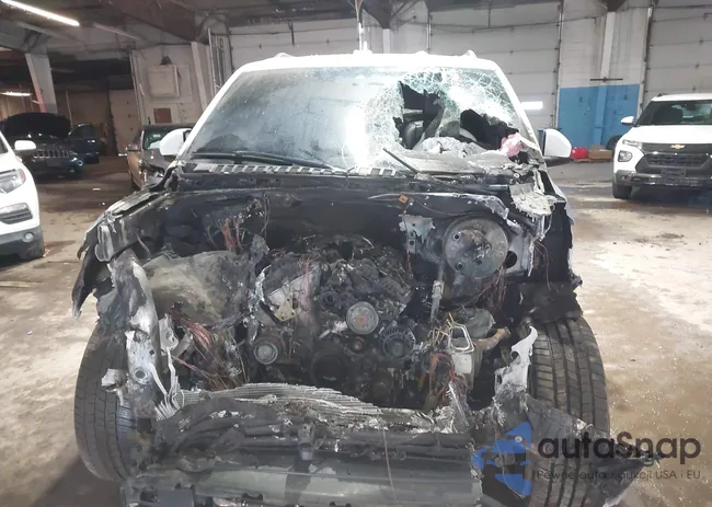 1FMJK1JT9MEA48680: 44487572