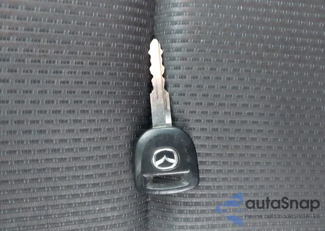 JM1BL1UG0B1407679: 44488697