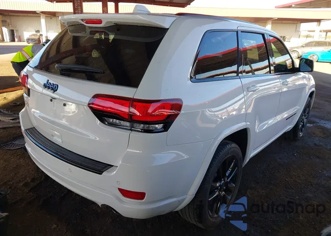 1C4RJEAGXJC110017: 44488995