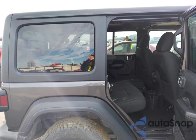 1C4HJXDN5JW325451: 44488365