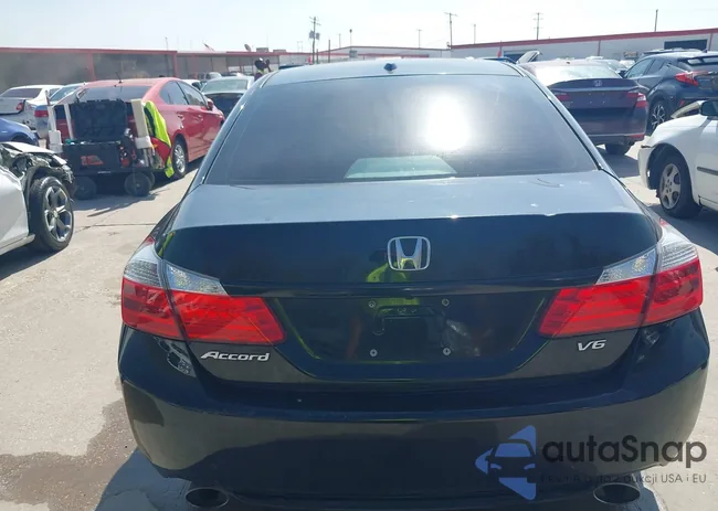 1HGCR3F86DA003651: 44488519