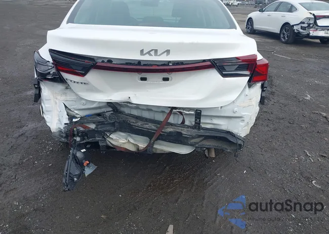 3KPF24AD4RE734755: 44489929