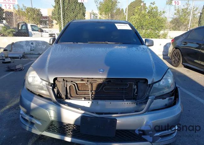 WDDGF4HB9DA782704: 44489976