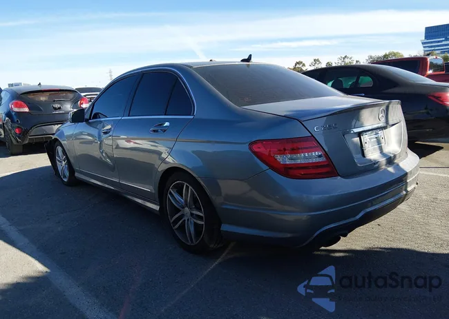 WDDGF4HB9DA782704: 44489976