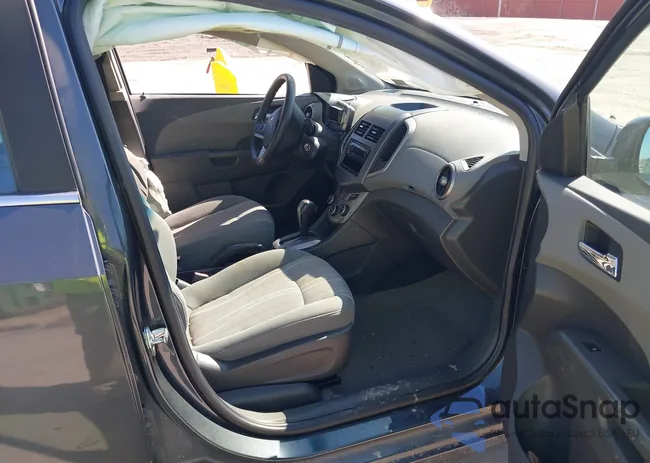 1G1JC5SH6D4147703: 44490069