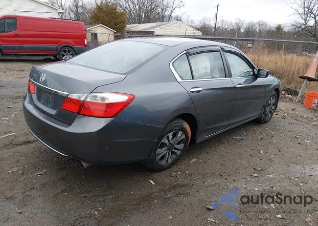 1HGCR2F37FA200667: 44489387