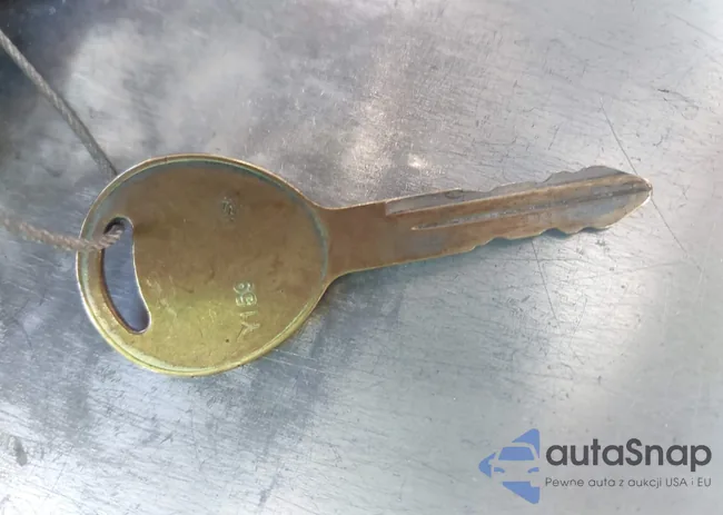 1Z7HT38KX6S543049: 44489560