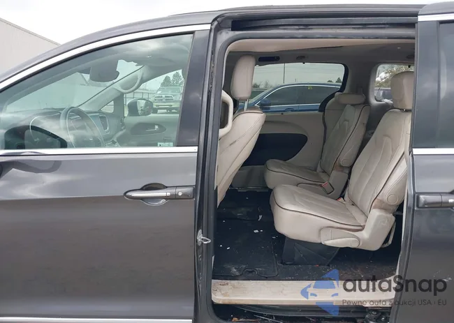 2C4RC1GG0HR525939: 44490700