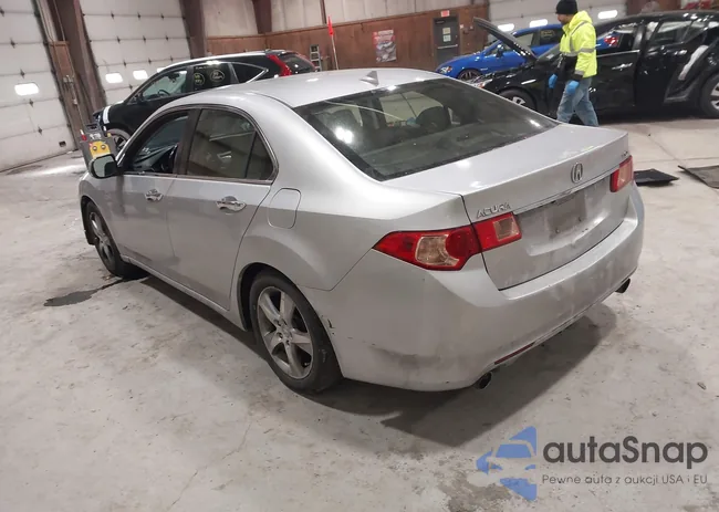 JH4CU2F64CC026028: 44490845