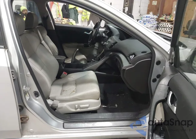 JH4CU2F64CC026028: 44490845