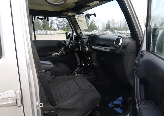 1C4BJWEG9CL279286: 44490875