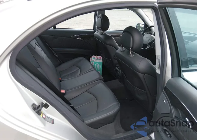 WDBUF70JX3A151054: 44491097