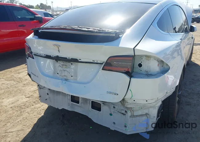 5YJXCBE22JF103533: 44491111