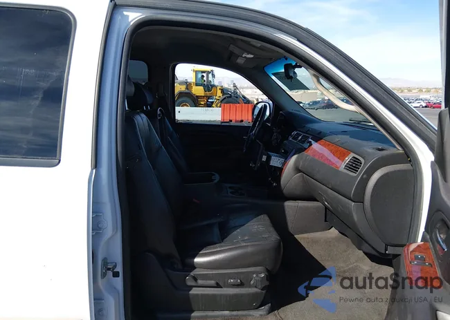 1GNUKBE01AR234037: 44490655