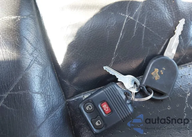 1FMDK06196GA17435: 44491697