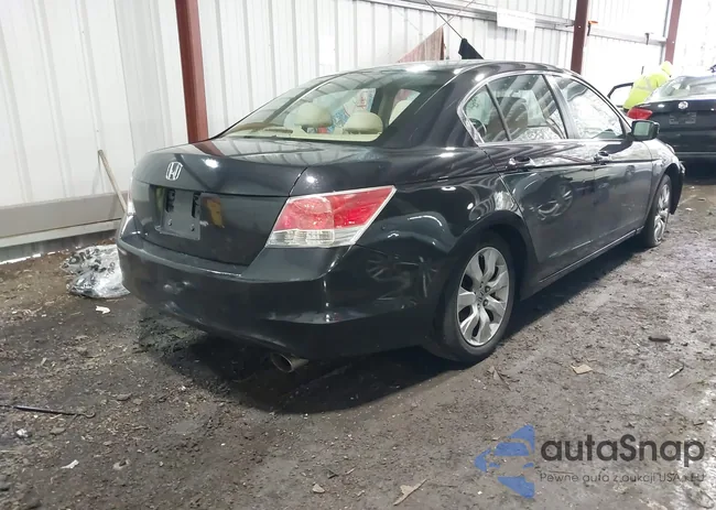 1HGCP2F76AA137675: 44491919