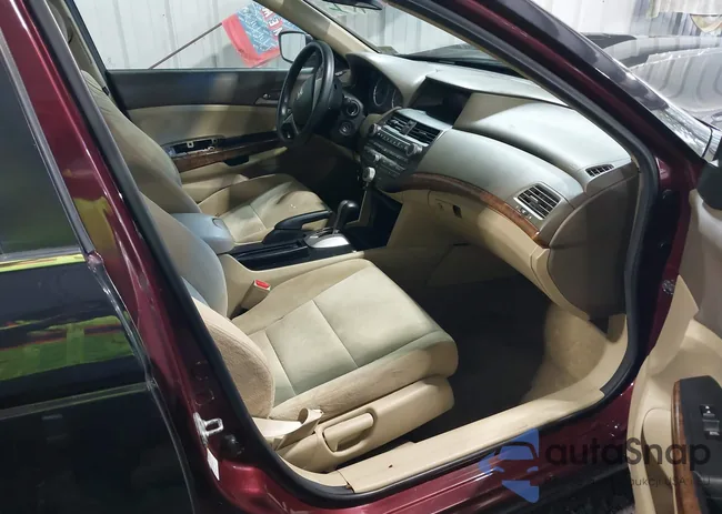 1HGCP2F76AA137675: 44491919