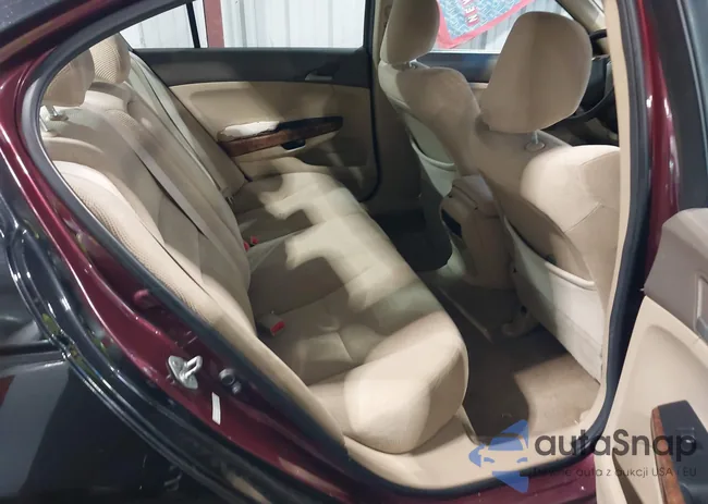 1HGCP2F76AA137675: 44491919