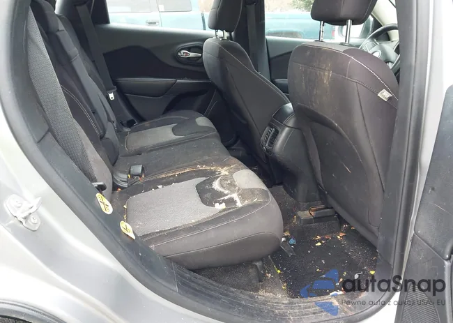 1C4PJLAB6FW584763: 44492056