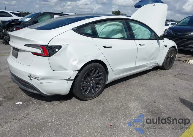 5YJ3E1EAXRF732186: 44491399