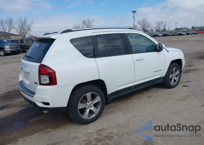 1C4NJCEA7GD806748: 44492758