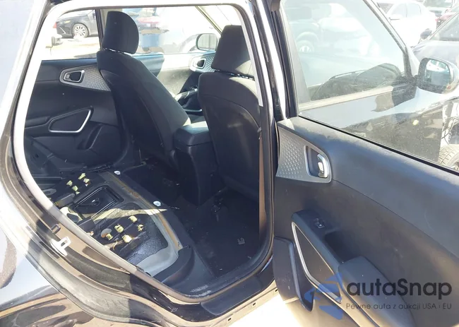 KNDJ23AU1M7769413: 44492895