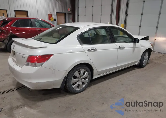 1HGCP36848A041035: 44493149