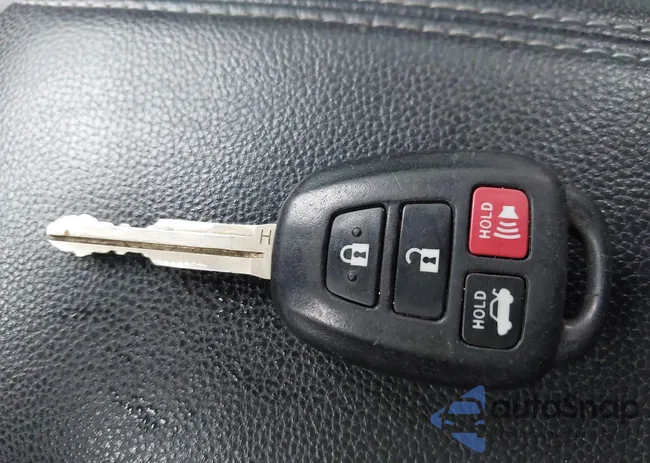 2T1BURHE2HC912180: 44492293