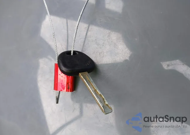 KNADH4A32B6749115: 44492536