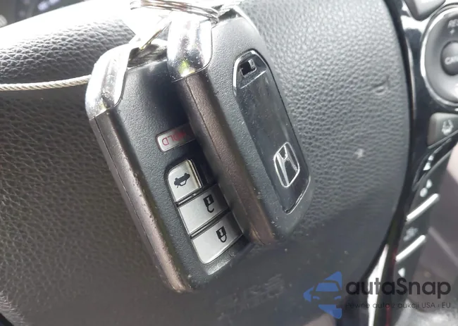 1HGCR2F06GA152263: 44493814