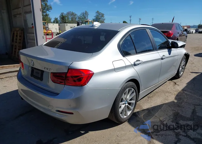 WBA8E1G51GNT38271: 44493855