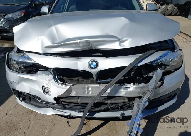 WBA8E1G51GNT38271: 44493855