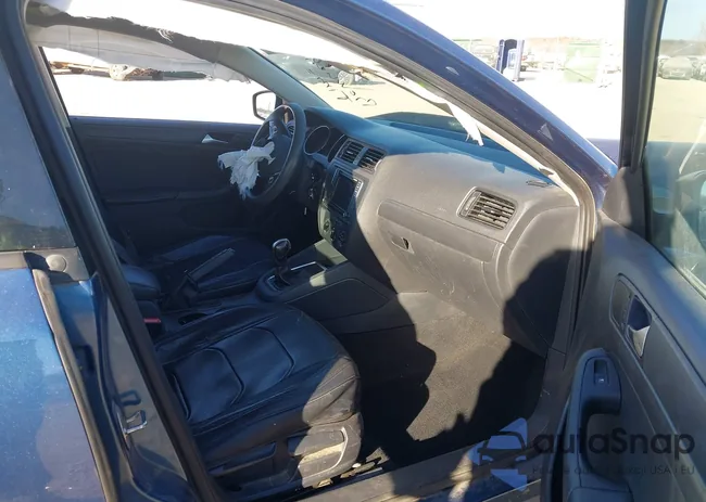 3VW267AJXGM216627: 44493908