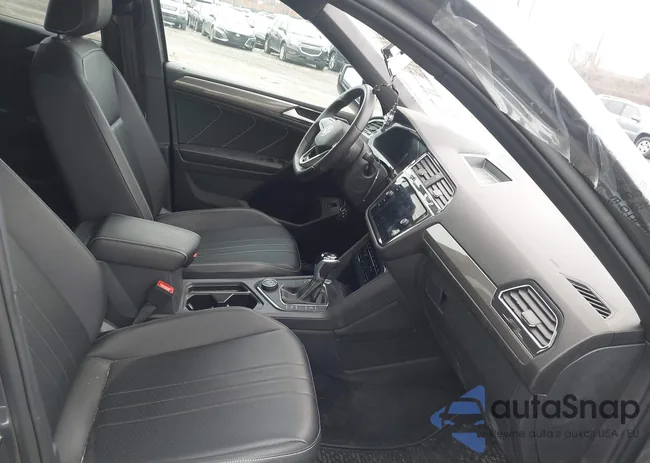 3VV8B7AX0RM098654: 44493283